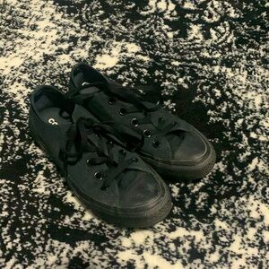 Converse ( men size 4 )(women size 6 )